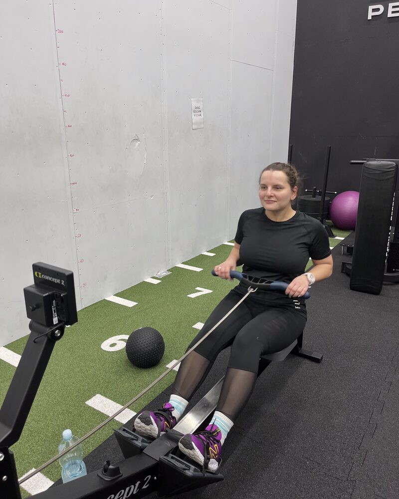 Trening na ergometrze wioślarskim